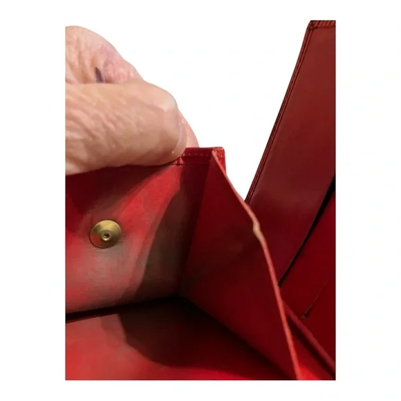 Louis Vuitton Red Epi Leather Bifold Wallet. Pre-loved - Picture 4 of 6